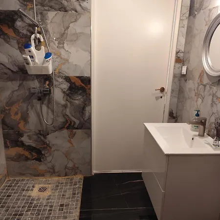 Confort Avec Parkings Gratuits Appartement